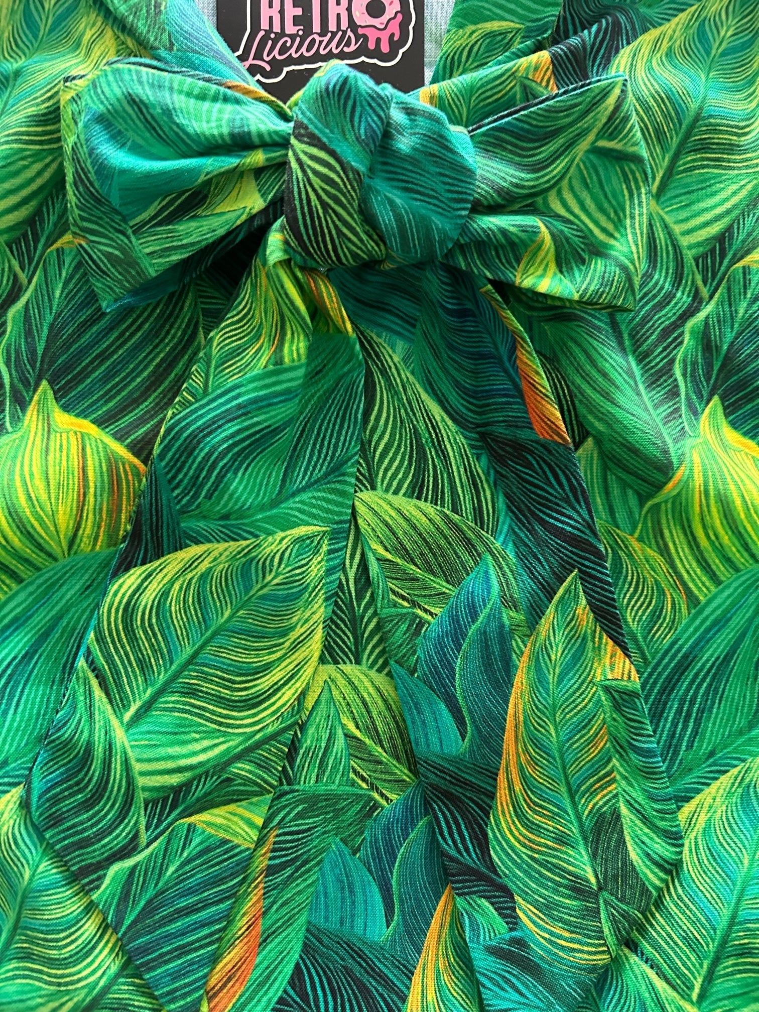 Vintage Style Bow Top in Leaves Print